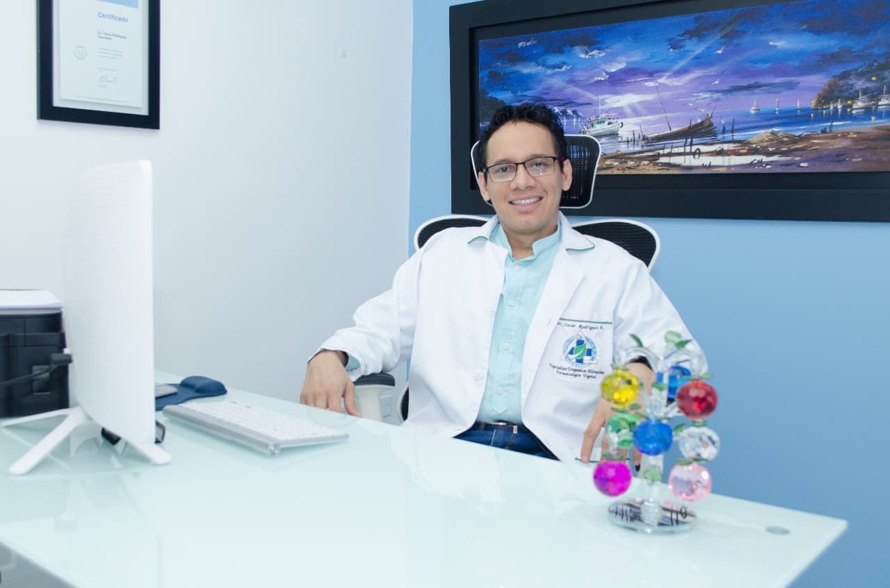 Dr.  Oscar Rodríguez