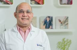 Dr. Javier Mazenett